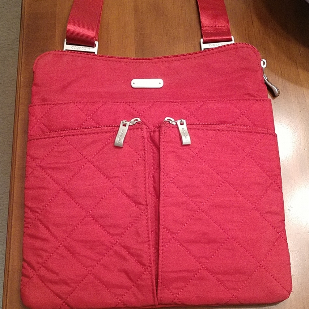 Baggallini Red Crossbody Purse - Like new!